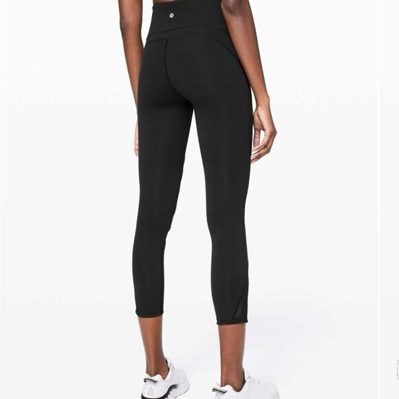 Lululemon Bootcamp Ready Tight 25"
Black 4 - Picture 5 of 14